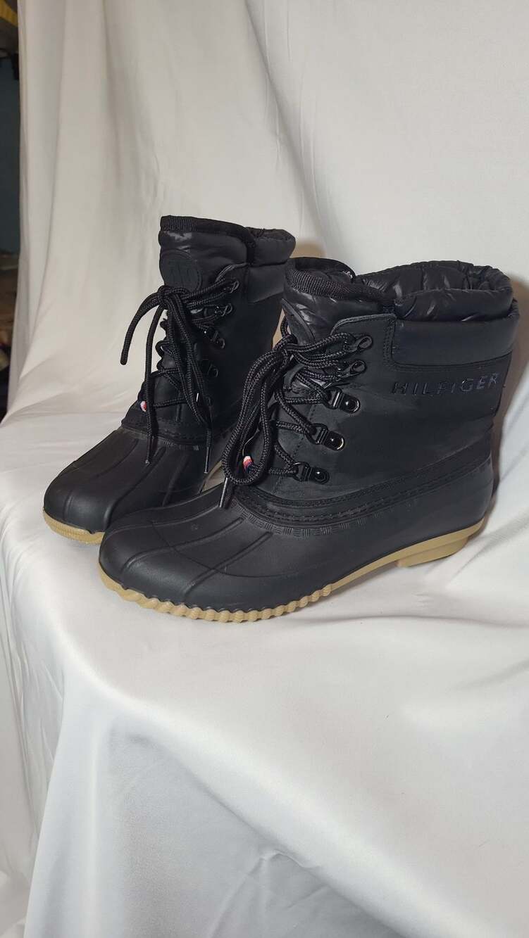 Tommy Hilfiger Women's Raelen Duck Boots Black Size 8